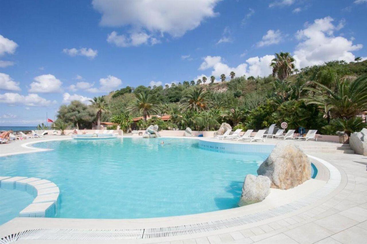 קאפו ואטיצ'אנו Hotel Villaggio Cala Di Volpe מראה חיצוני תמונה