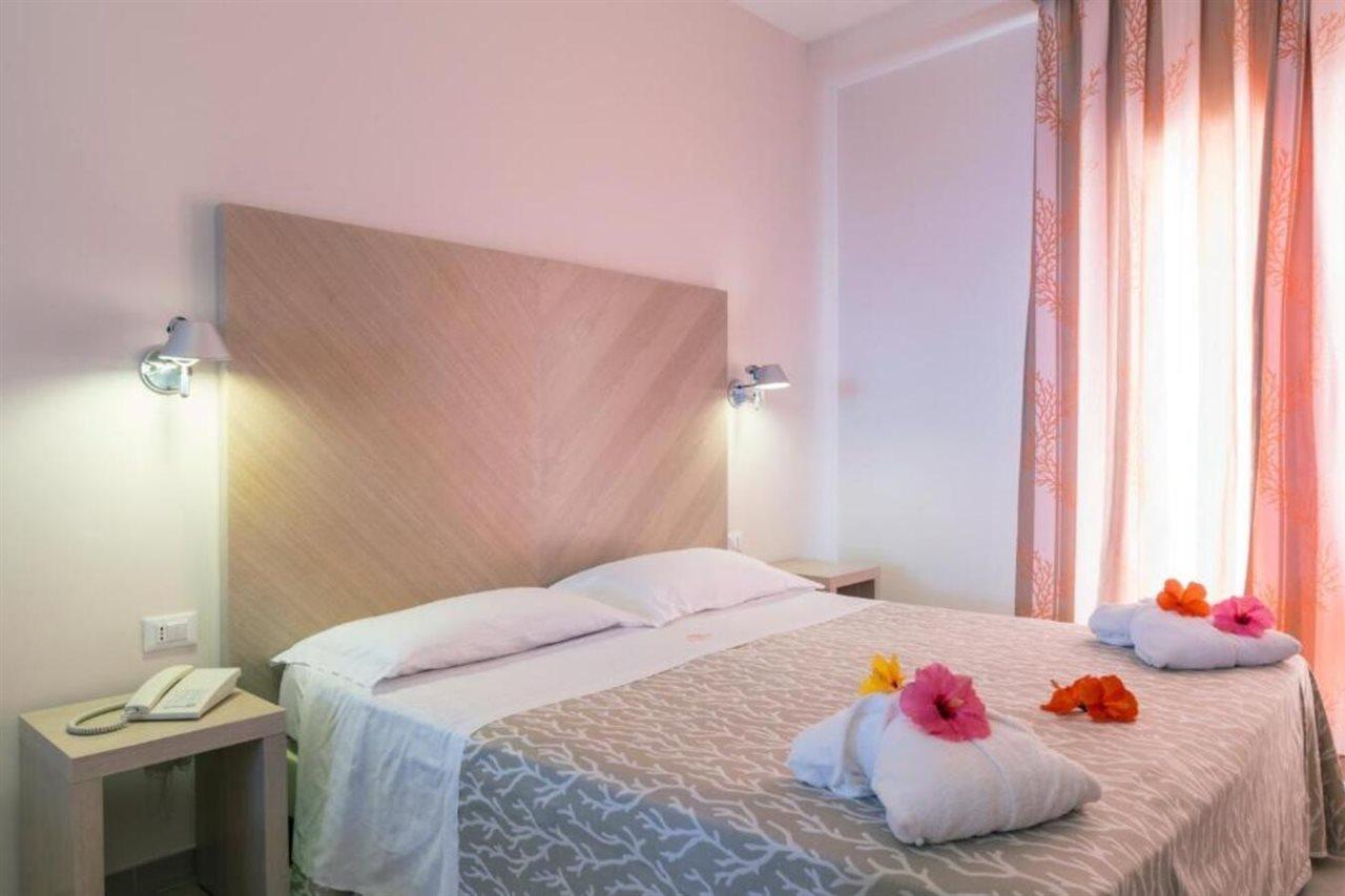 קאפו ואטיצ'אנו Hotel Villaggio Cala Di Volpe מראה חיצוני תמונה
