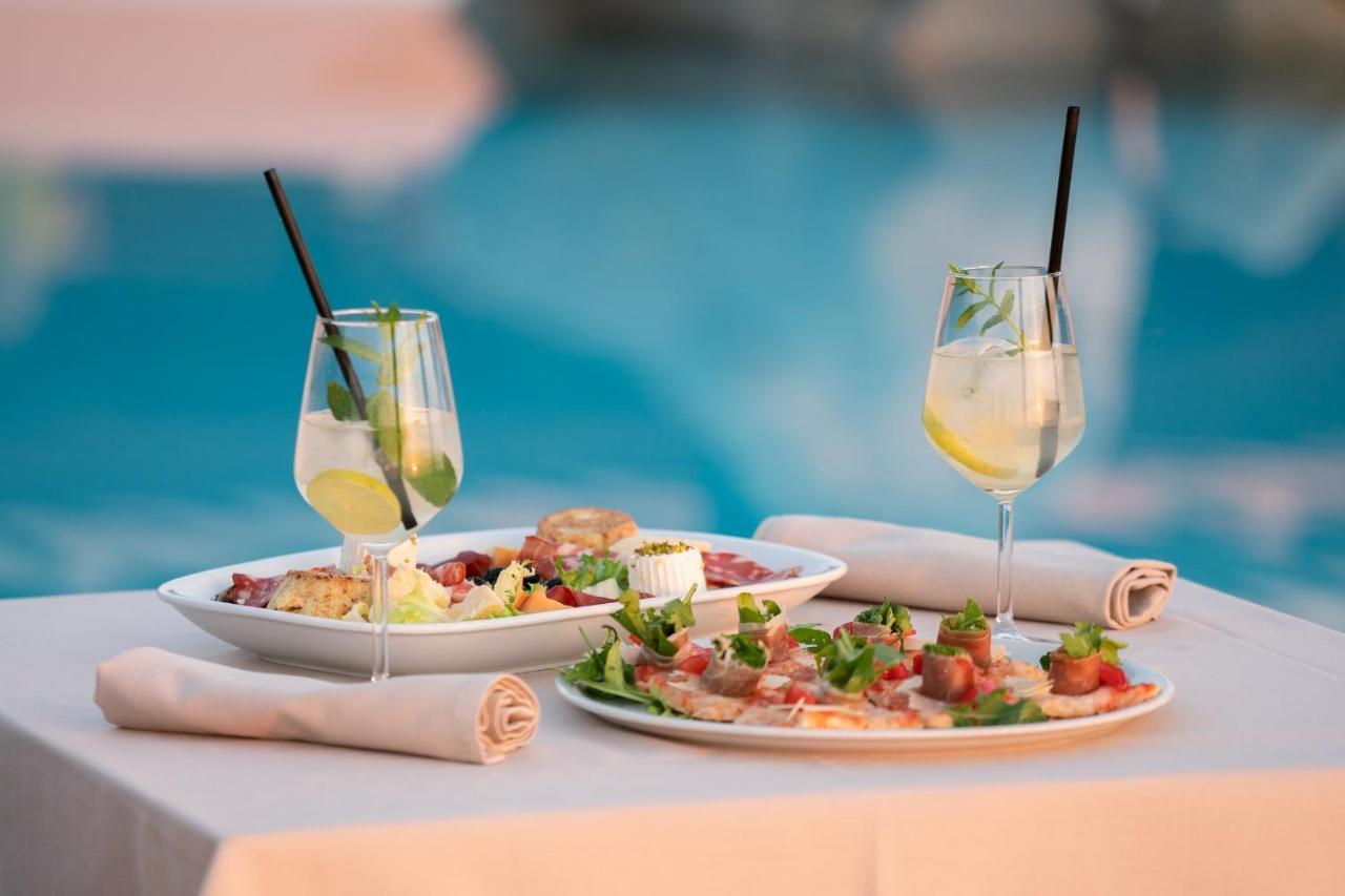 קאפו ואטיצ'אנו Hotel Villaggio Cala Di Volpe מראה חיצוני תמונה