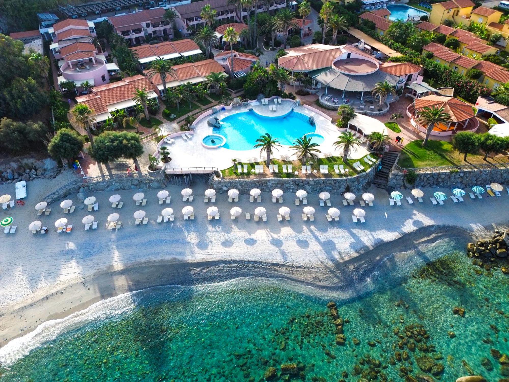 קאפו ואטיצ'אנו Hotel Villaggio Cala Di Volpe מראה חיצוני תמונה
