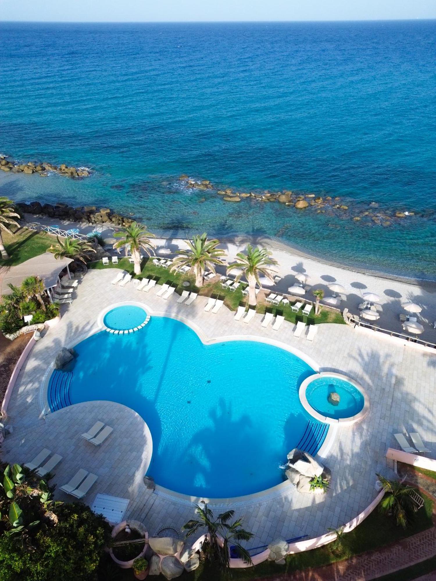 קאפו ואטיצ'אנו Hotel Villaggio Cala Di Volpe מראה חיצוני תמונה