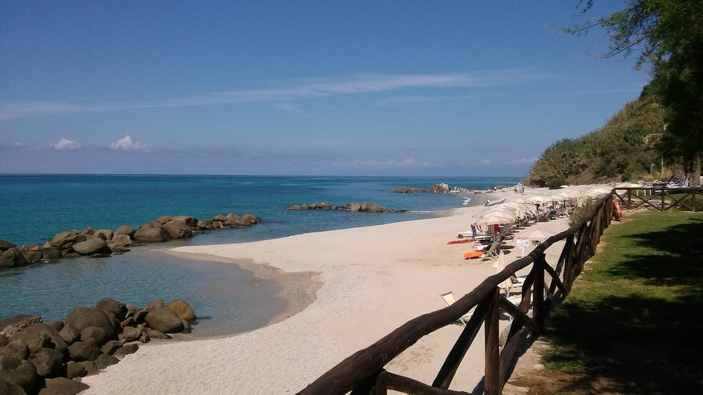 קאפו ואטיצ'אנו Hotel Villaggio Cala Di Volpe מראה חיצוני תמונה